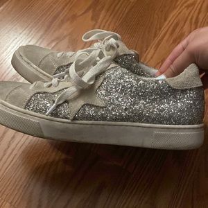 Steven sneakers with sparkly star